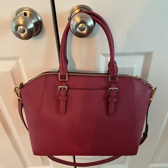 ❤️❤️Michael Kors Crossbody. New ! Never used. - Picture 1 of 3
